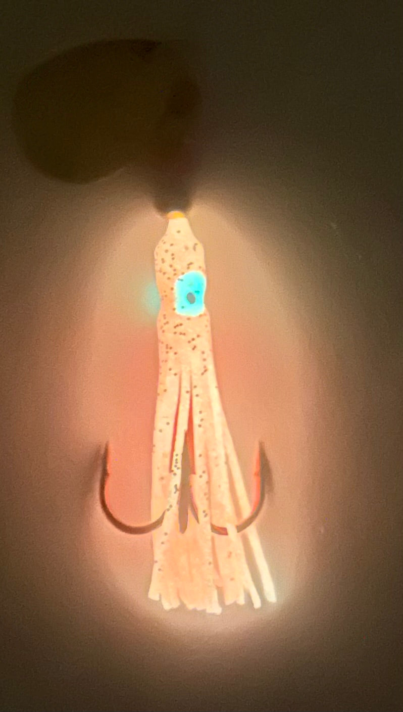 KOKOPROS® Hot Pink #2 luminous salmon hoochie, 2/0 treble, spinner blade, glowing in the dark, alternate view