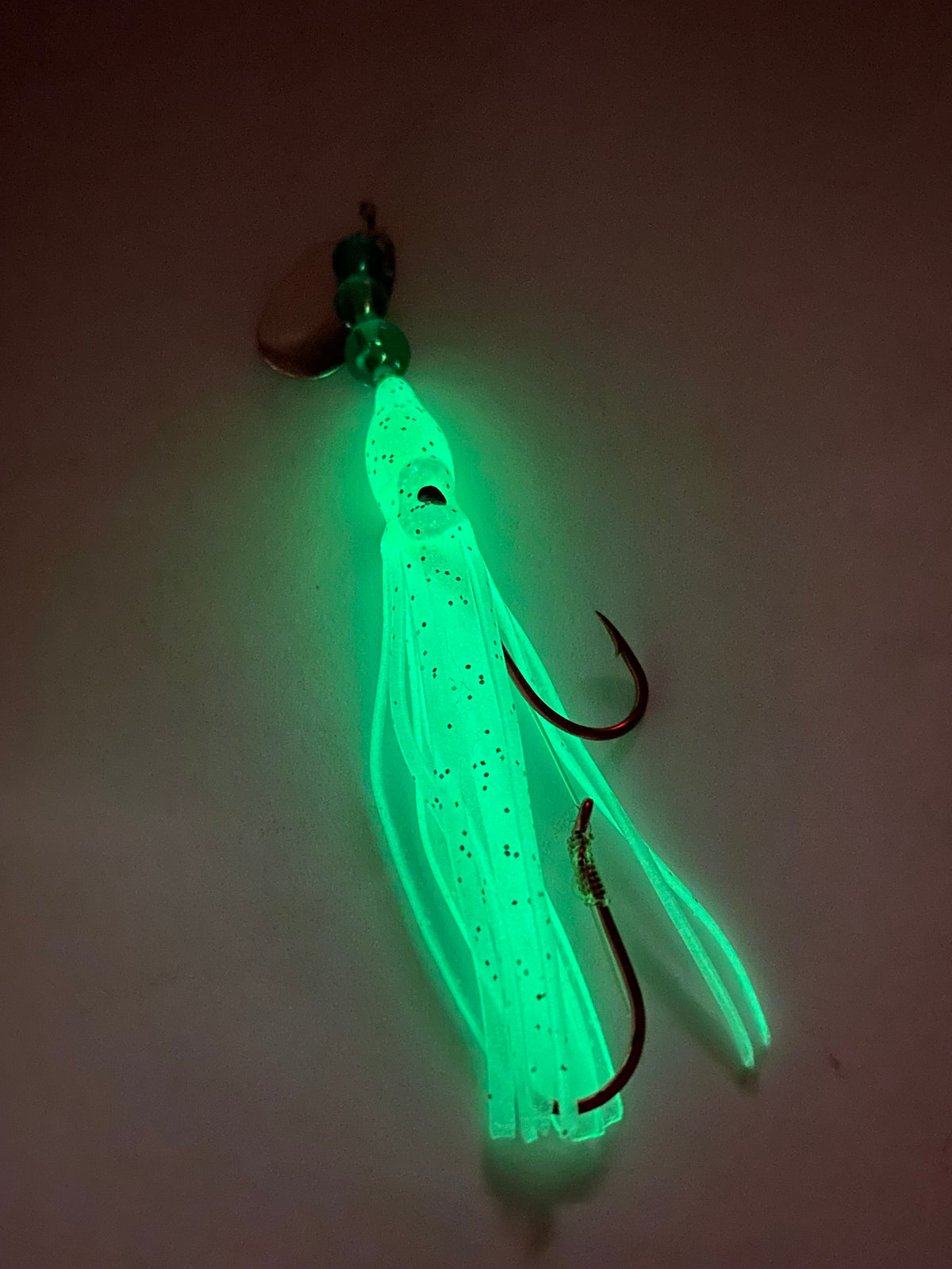 KOKOPROS® Ghost White #7 luminous octopus hoochie, 6 cm, nickel spinner blade, glowing in the dark